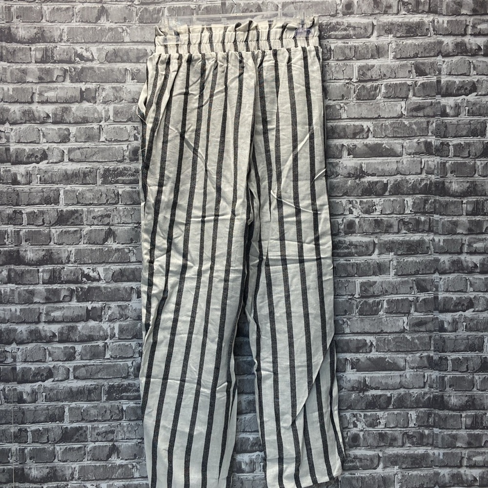 Woman’s pants - Picture 5 of 9